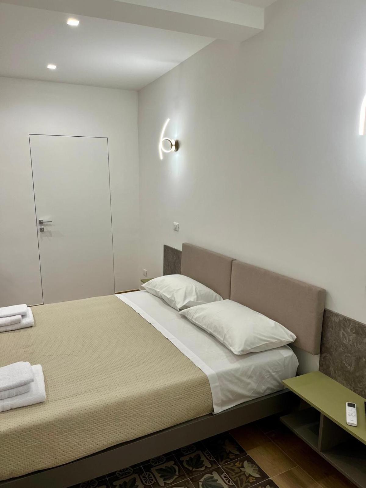 Al Duomo Suites Monreale Bagian luar foto